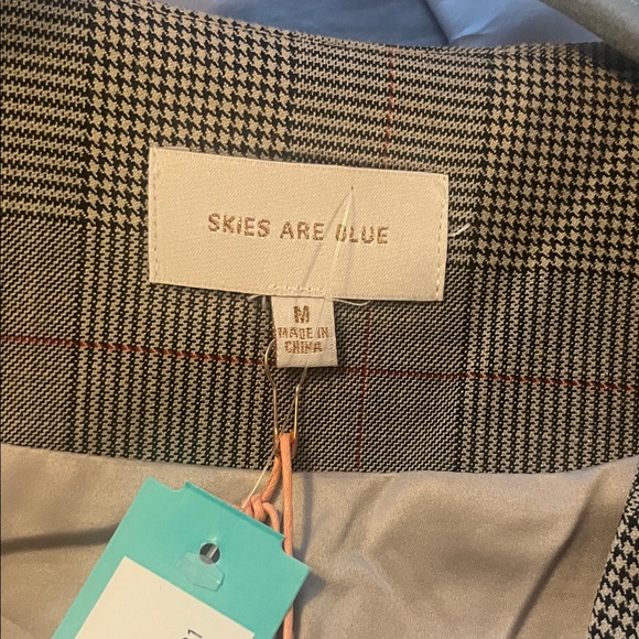 Skies Are Grey Black w/a faint red (ish) strip Plaid Blazer - Picture 4 of 7